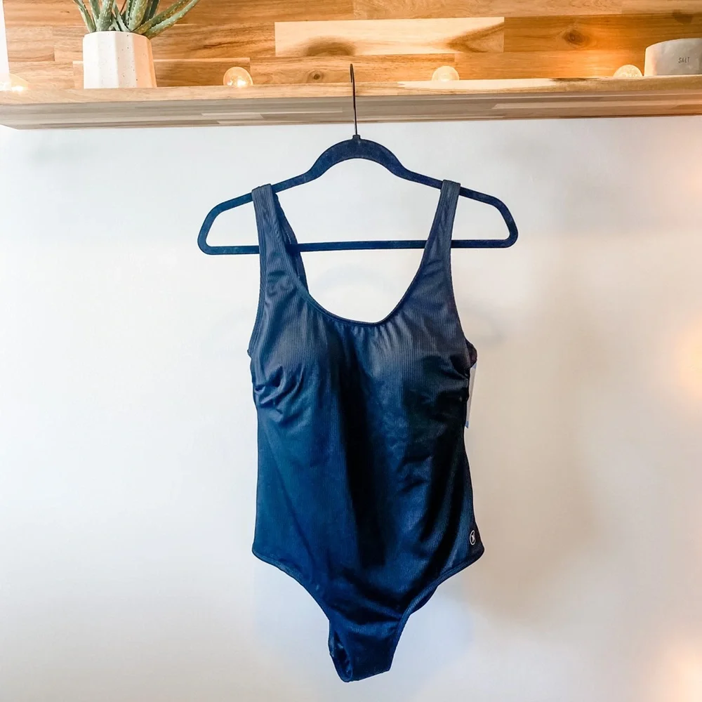 Hurley Swimsuit - Picture 1 of 4
